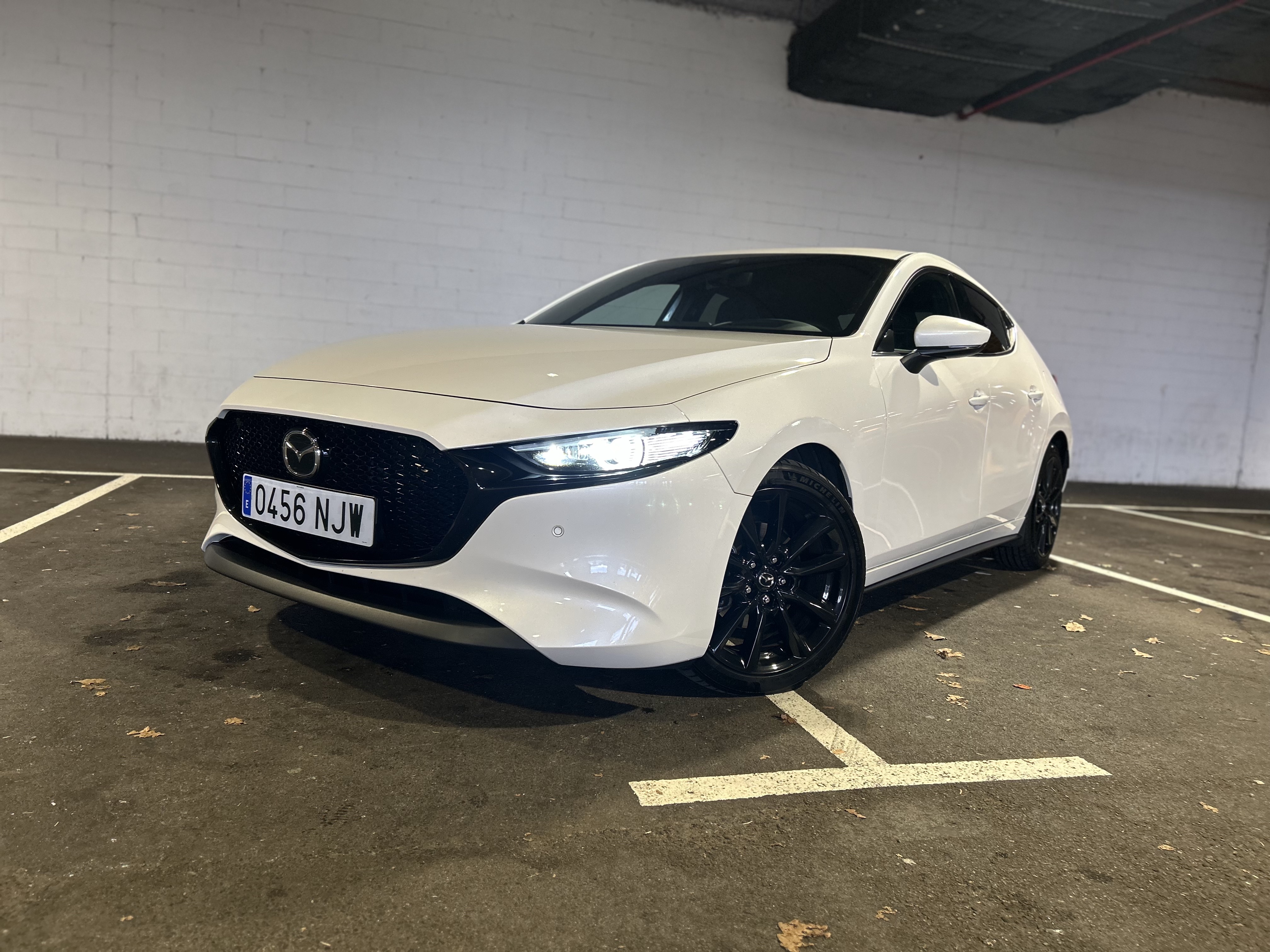 Mazda 3 2.0 Skyactiv-X 180 CV · Acabado LUXURY