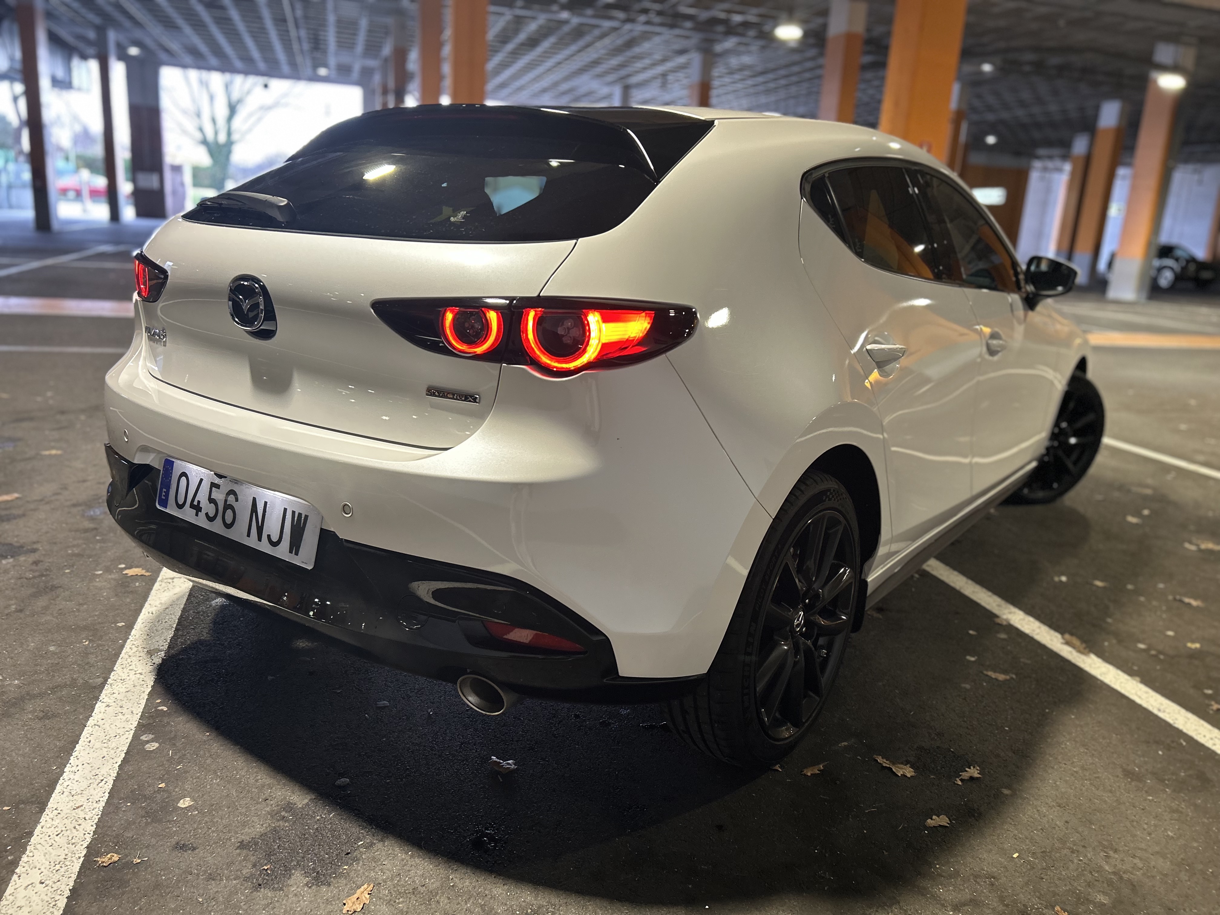 Mazda 3 2.0 Skyactiv-X 180 CV · Acabado LUXURY